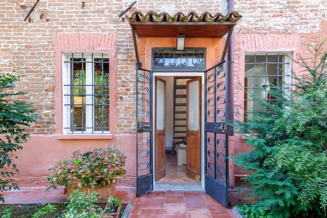 Duplex Apartment In Pieno Centro Ferrara Eksteriør billede