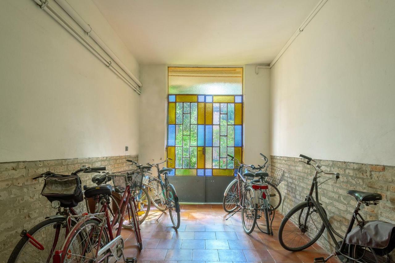 Duplex Apartment In Pieno Centro Ferrara Eksteriør billede